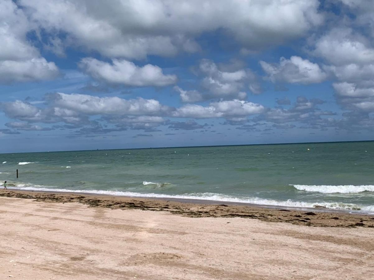Saint-Aubin-Sur-Mer: Bel Appartement Traversant Eksteriør bilde